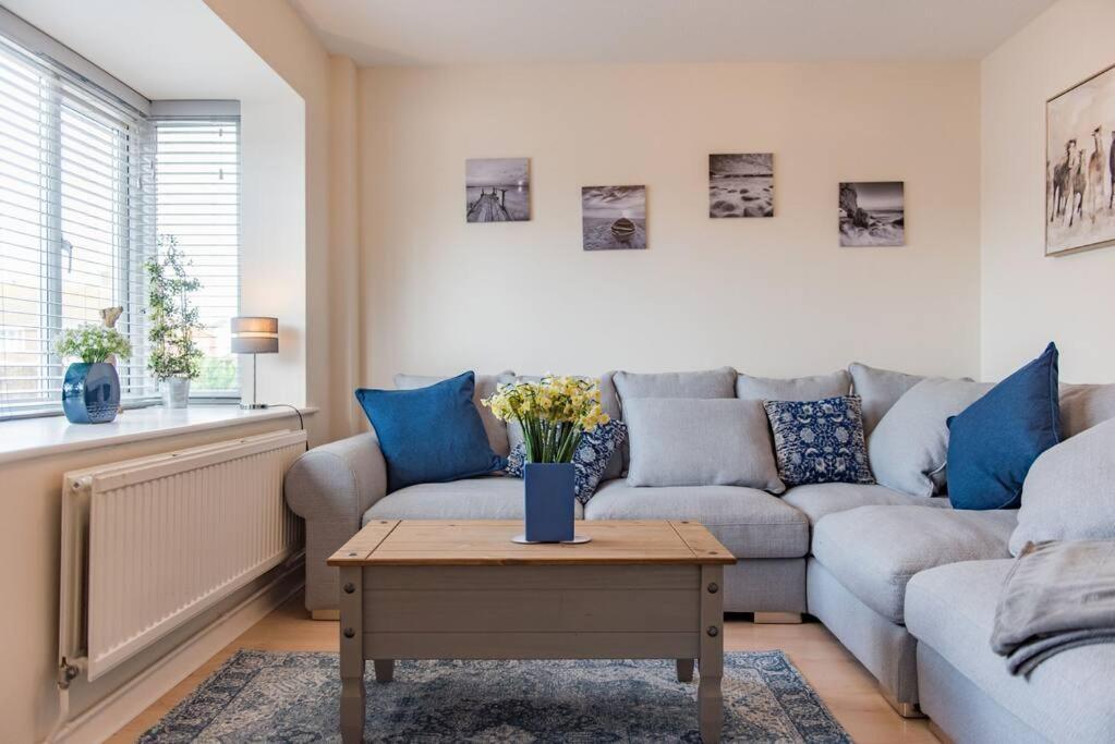 Links Bay - 100 Yards From And Golf Course Holiday home *